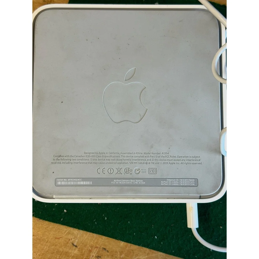 Apple AirPort Extreme‎ Base Station A1354 Dual-Band Wi-Fi Router White 4th Gen